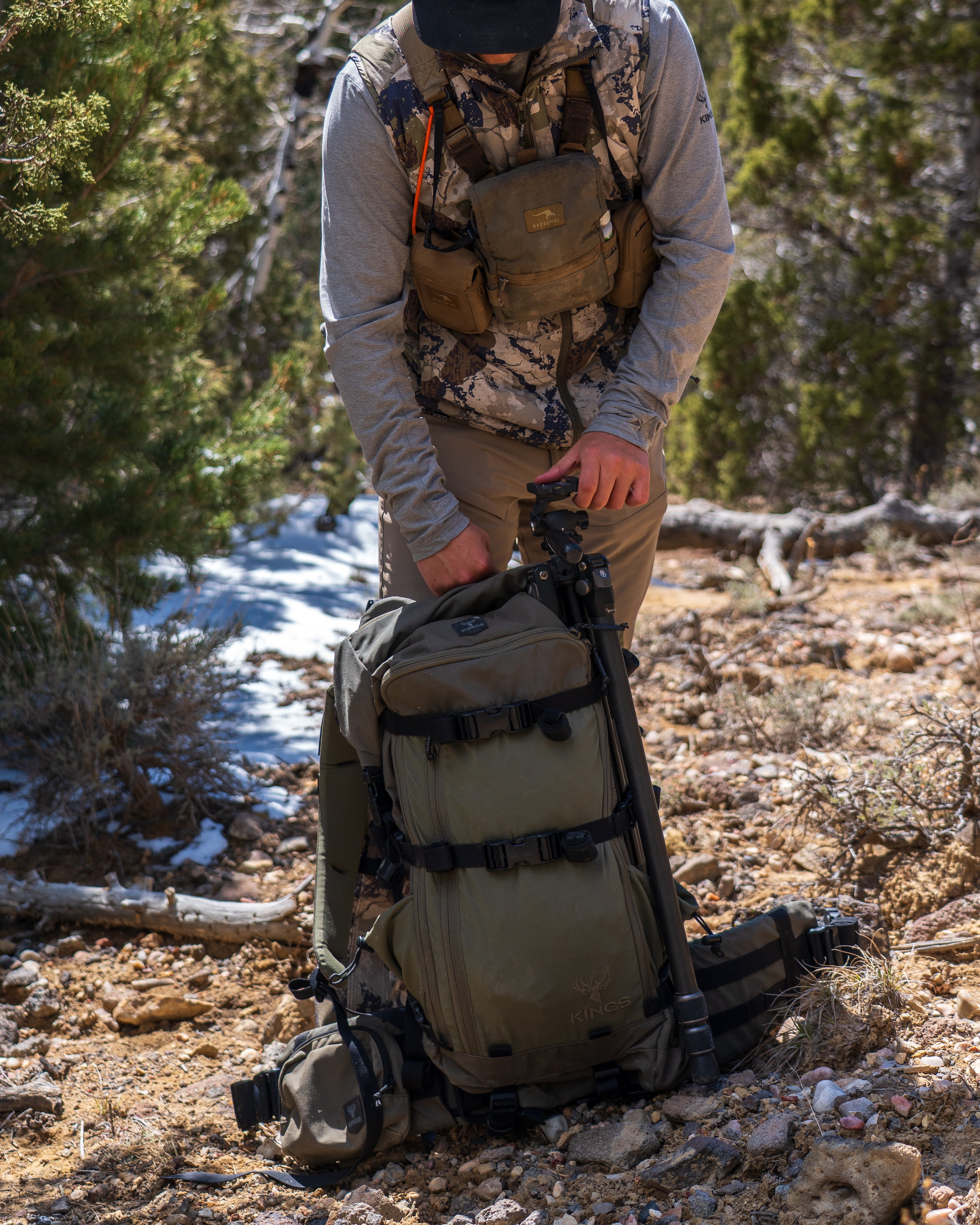XKG Summit 2700 Backpack Dark Forest / Regular Frame